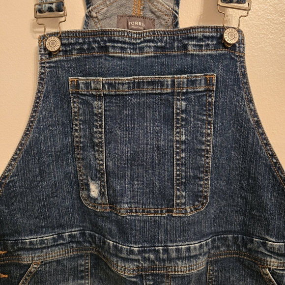 Torrid Straight Leg Denim Overalls Mid Wash Distressed Sz 12 Short - Picture 6 of 13